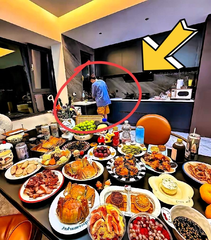 我真想不明白我小姑子。自打我公婆都走了，每到大的节日，五一、十一、端午、中秋、
