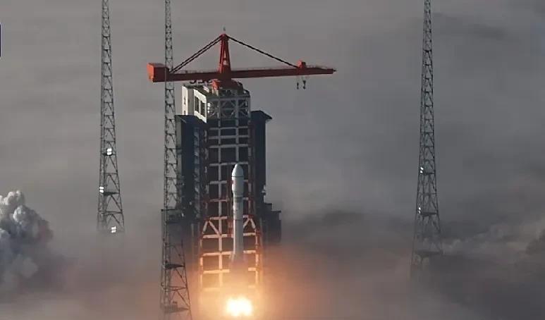 天算发射成功，美国惧怕的事还是发生了。美国对华为的晟腾AI芯片下禁令，为了打压