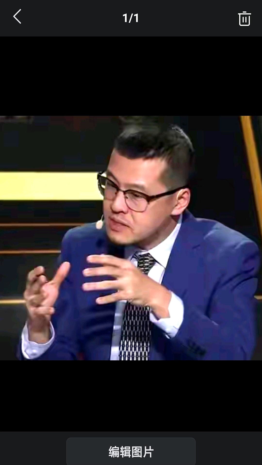 扔掉三分球！用绝对高度砸碎对手，才是中国男篮唯一的活路。杨毅把话挑破了，男篮必须撕掉一大四小的遮羞布
