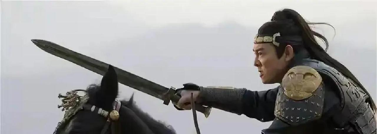 成龙和李连杰早就不算同行了。一个在守着一座山，一个在造一座城。看最新