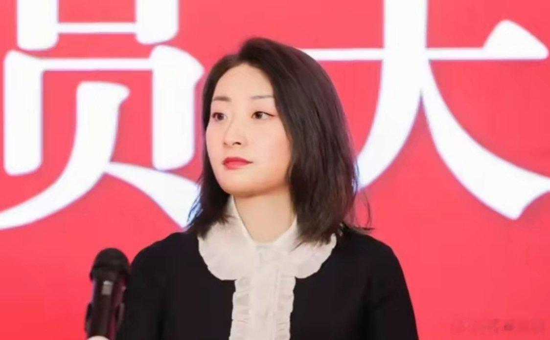 宗庆后和杜建英的三个子女在本轮遗产大战中，很大的一个弱点就是三个子女是美国国籍，