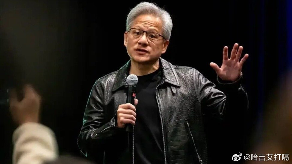 凤凰新闻【台积电领先10年？黄仁勋误读了华为韬定律】文/观察者网吕栋“韬定律”火