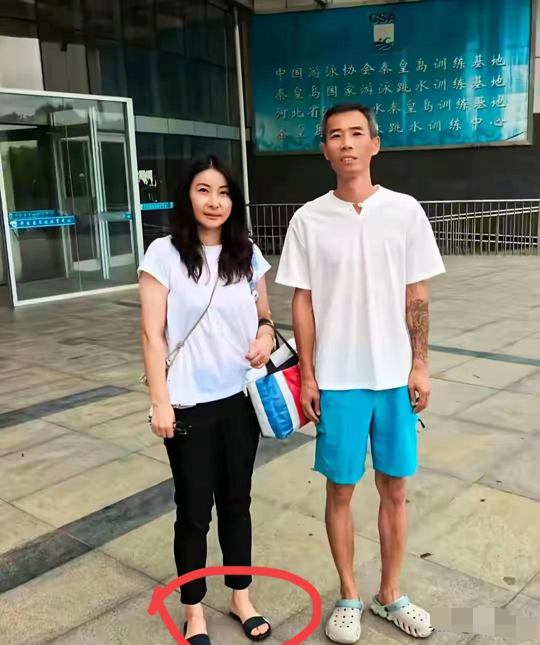 郭晶晶，你能不能有点“富婆”模样啊？好歹你也是千亿豪门媳妇！郭晶晶真的一点都