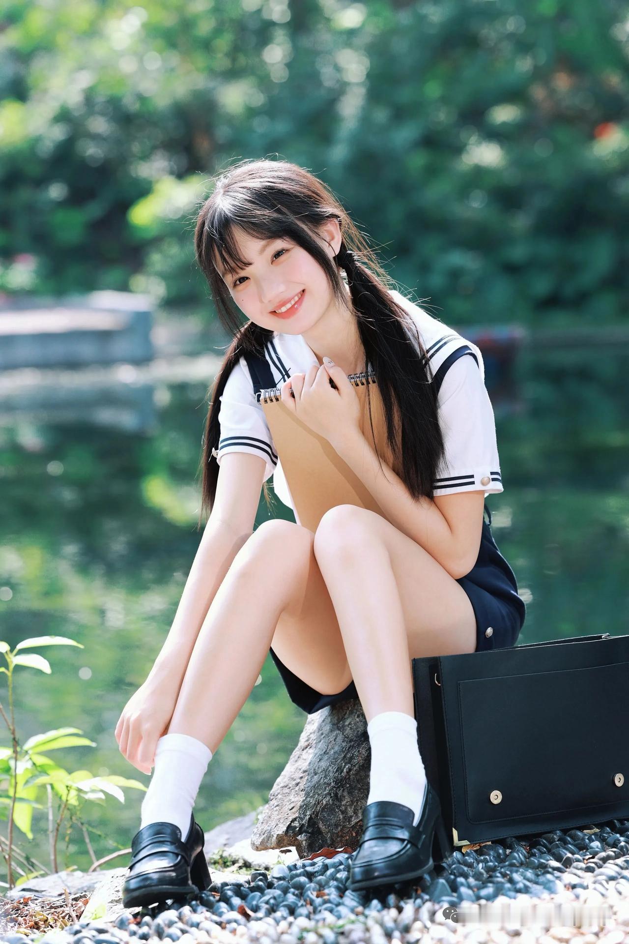 湖边甜妹减龄少女感穿搭