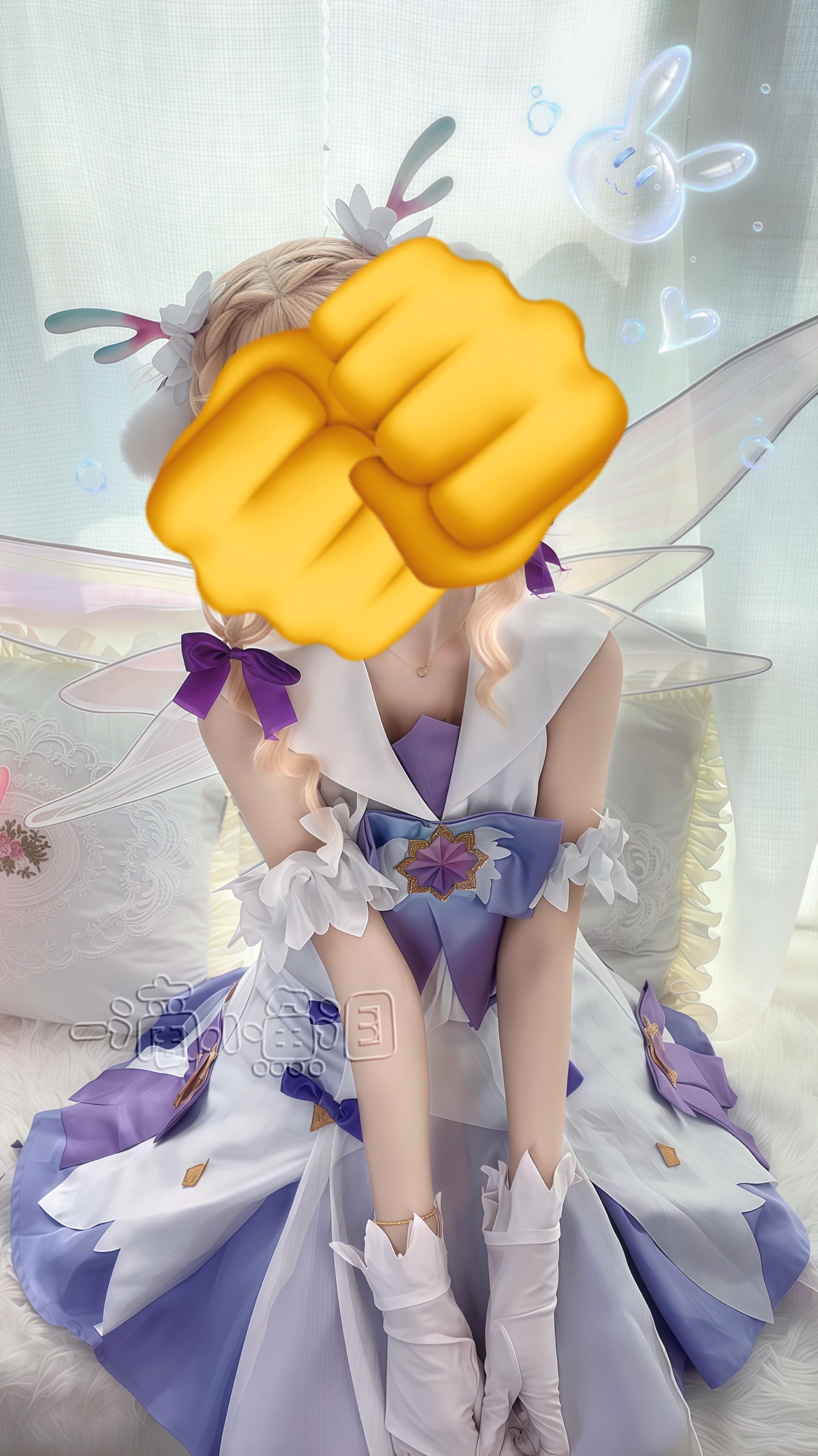 人 你可以摸摸小鹿的头。