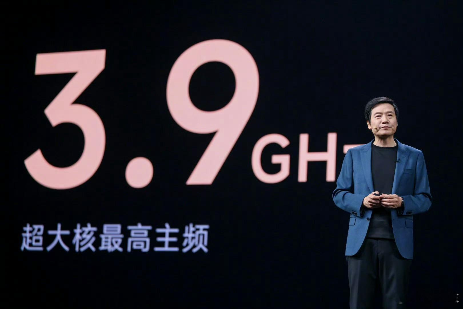 雷军恳请大家转发辟谣华为花十多年、砸几千亿，苹果也从A4走了十代。小米四年做出