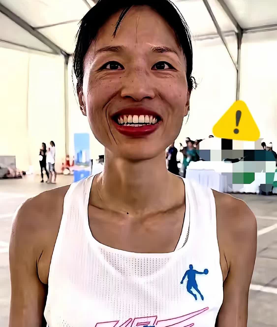 毋庸赘言，对于“最快女护士”张水华跑完马拉松后的那番话，大家已经给予了负面评价。