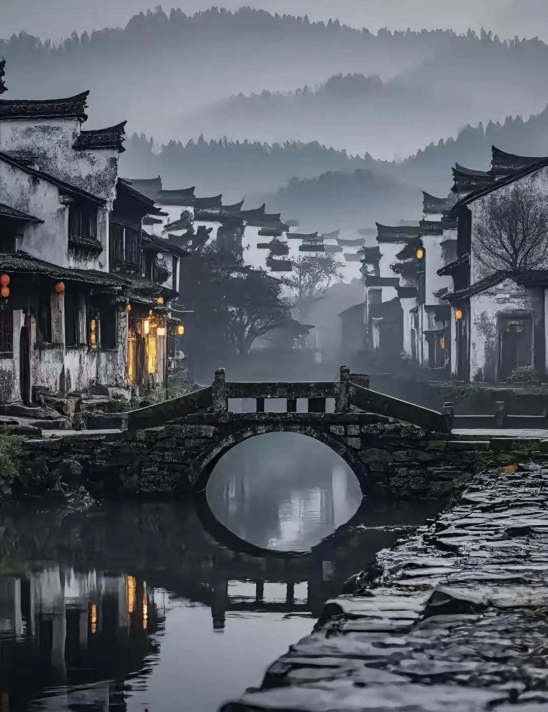 村里有位阿姨，年年一到棉花熟的时候就往新疆跑，就为了多挣点钱补贴家用。今年刚干了