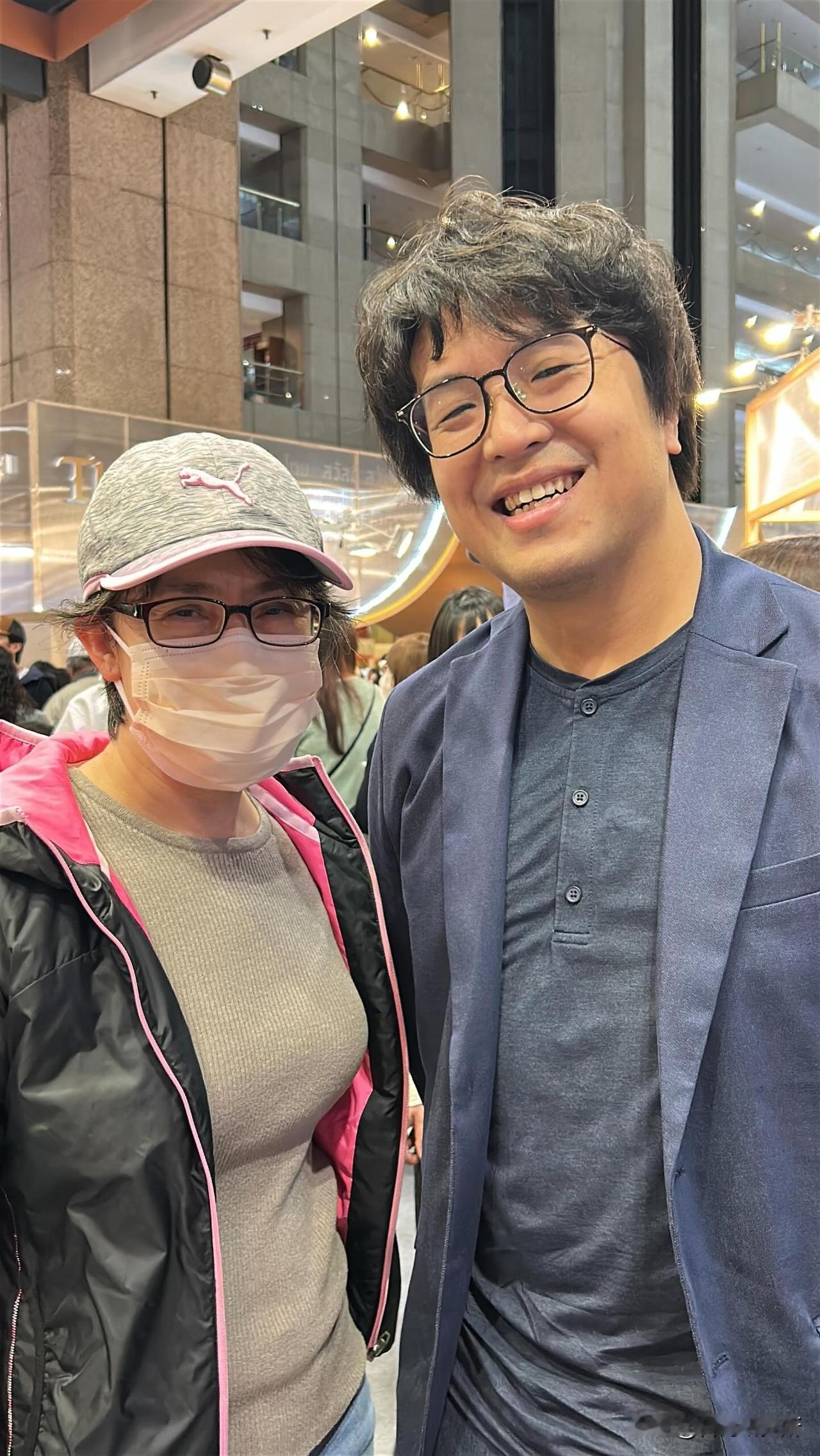 这个“台独”分子落单了！这是要引诱我们去抓她吗？萧美琴，在列的“台独”顽固