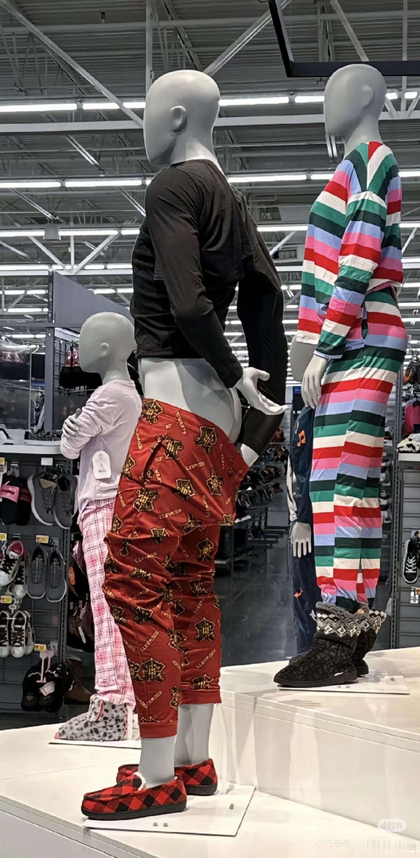 幽默，这模特谁摆的啊哈哈，太搞笑了吧​​​