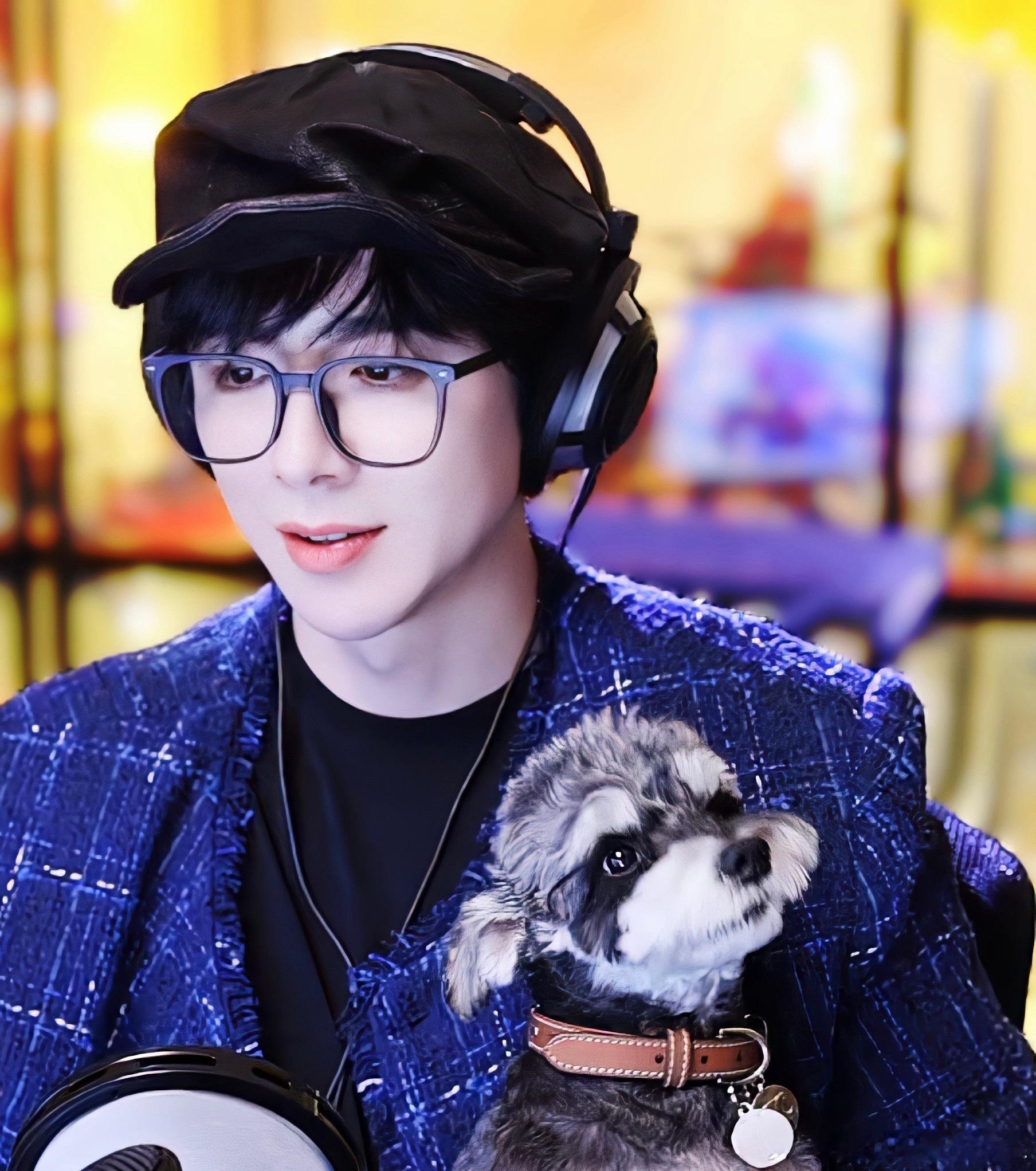 摩登兄弟突如其来的爱双向奔赴昨天正准备在超话发帖就碰到老大直播不敢置信原来是