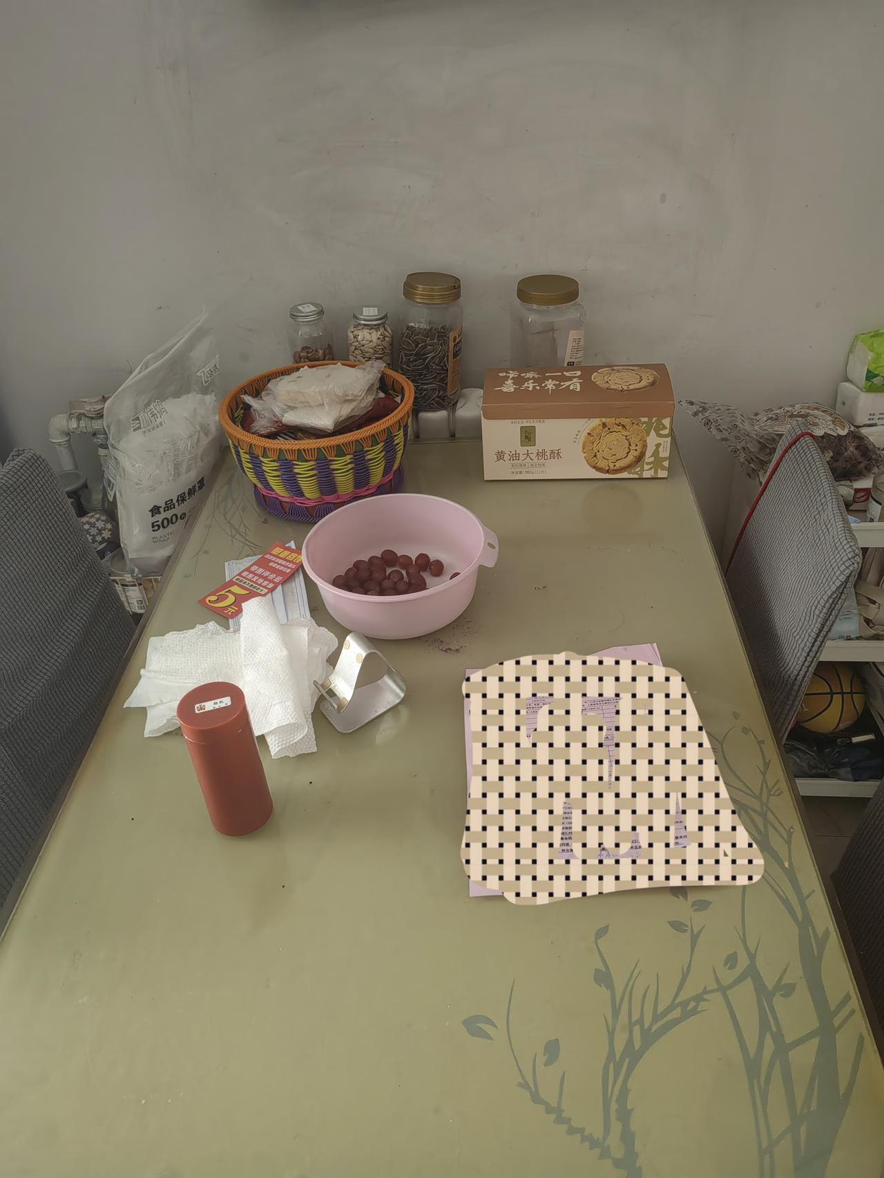 我终于找到了我的工具。两天翻遍家里的犄角旮旯都没有找到的工具，没有想到，就在眼皮