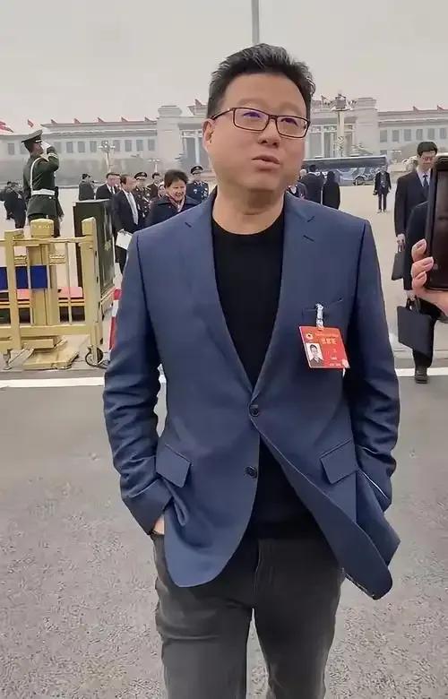 你可能听说过丁磊32岁就当上中国首富，但很少有人知道，他当初差点就把网易贱卖了，