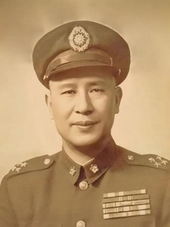 1949年，“小诸葛”白崇禧向蒋介石献策：反正打不过解放军，不如集中全部兵力，南