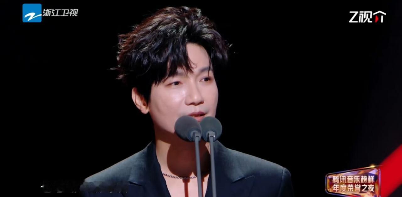 陈楚生希望下次有好歌再找我。哈哈哈，陈楚生竟然在2025美好中国新歌会暨腾讯音