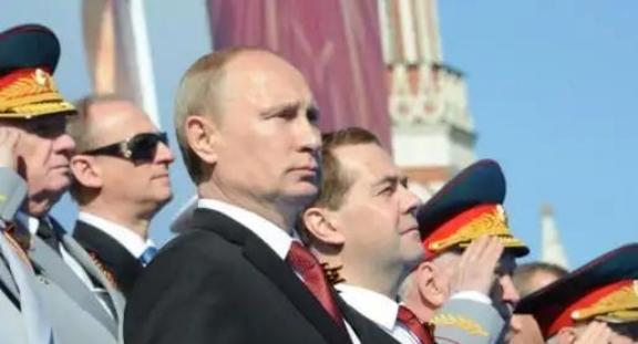 有人问，普京执政20年，俄罗斯到底有没有变强？咱看看数据就知道啦！2000年普京