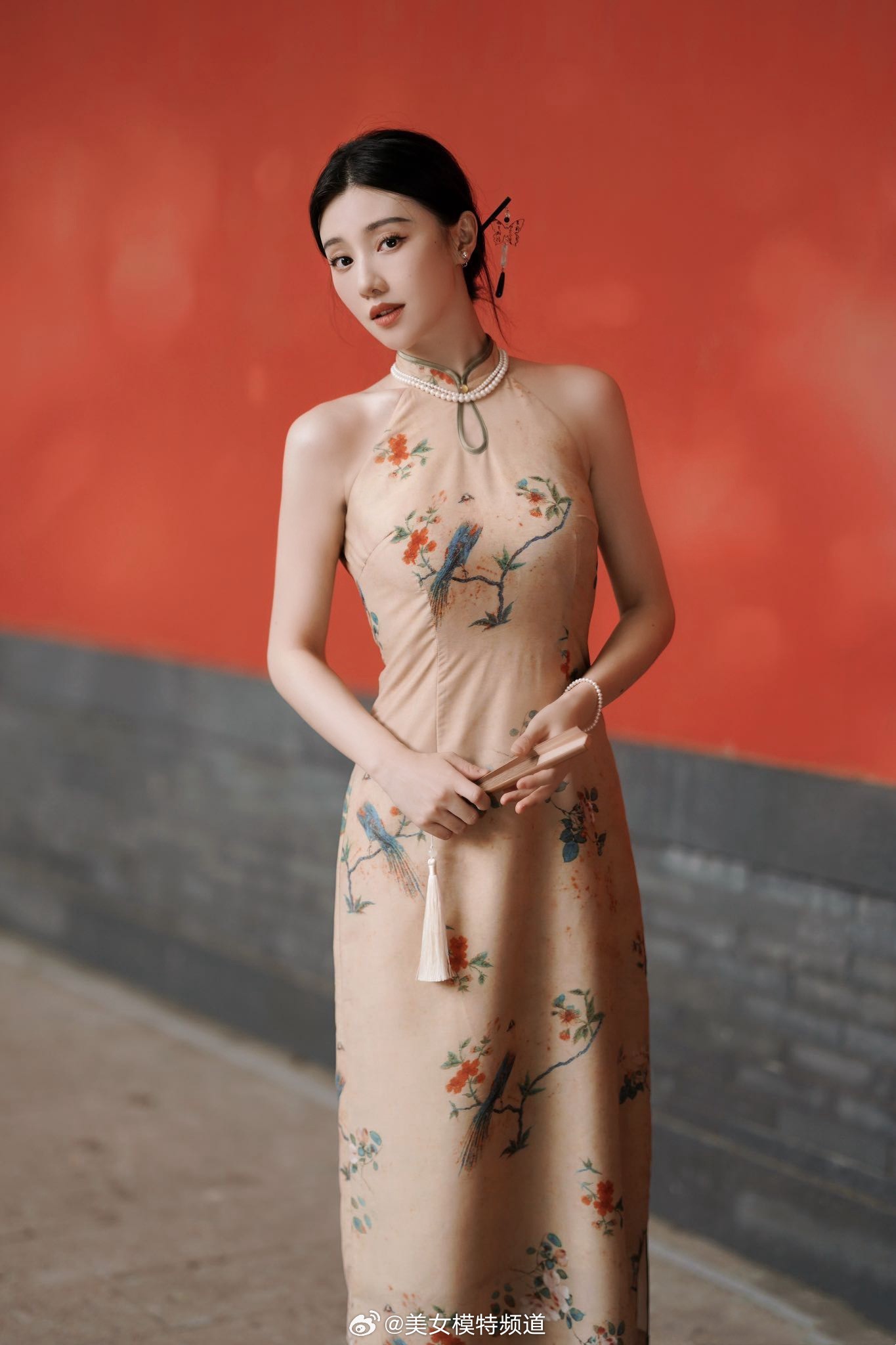 王鹤润旗袍风情