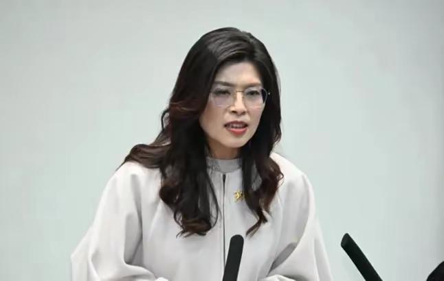 郑丽文释放不简单信号，赖清德坐不住了，事关大陆！近期岛内政坛风