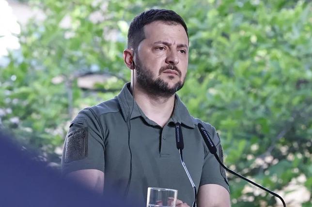 一位乌克兰人讲到自家总统时说：“我知道不少中国人觉得泽连斯基以前是喜剧演员，当总