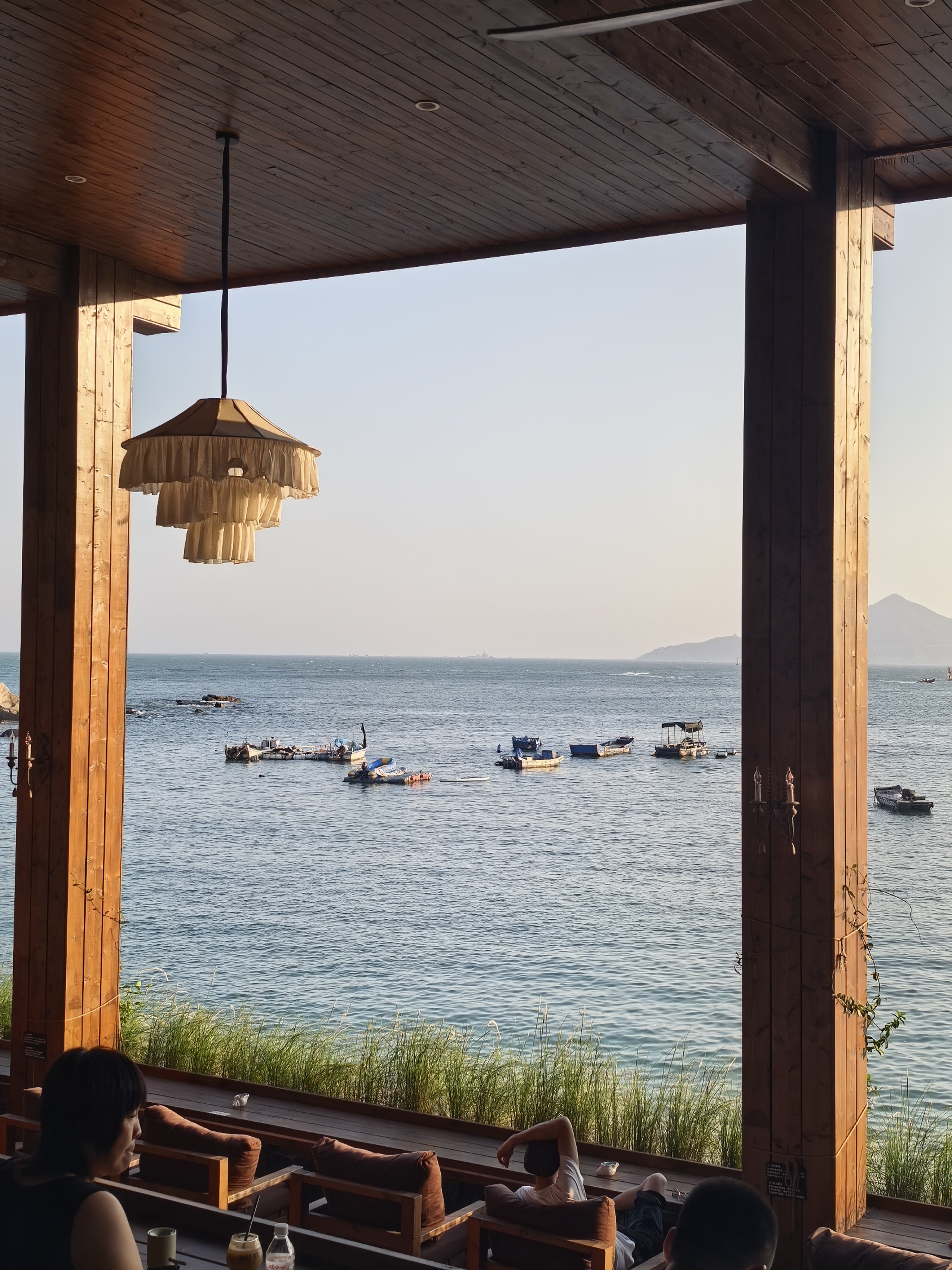 幸福是在海边吹海风。​​​