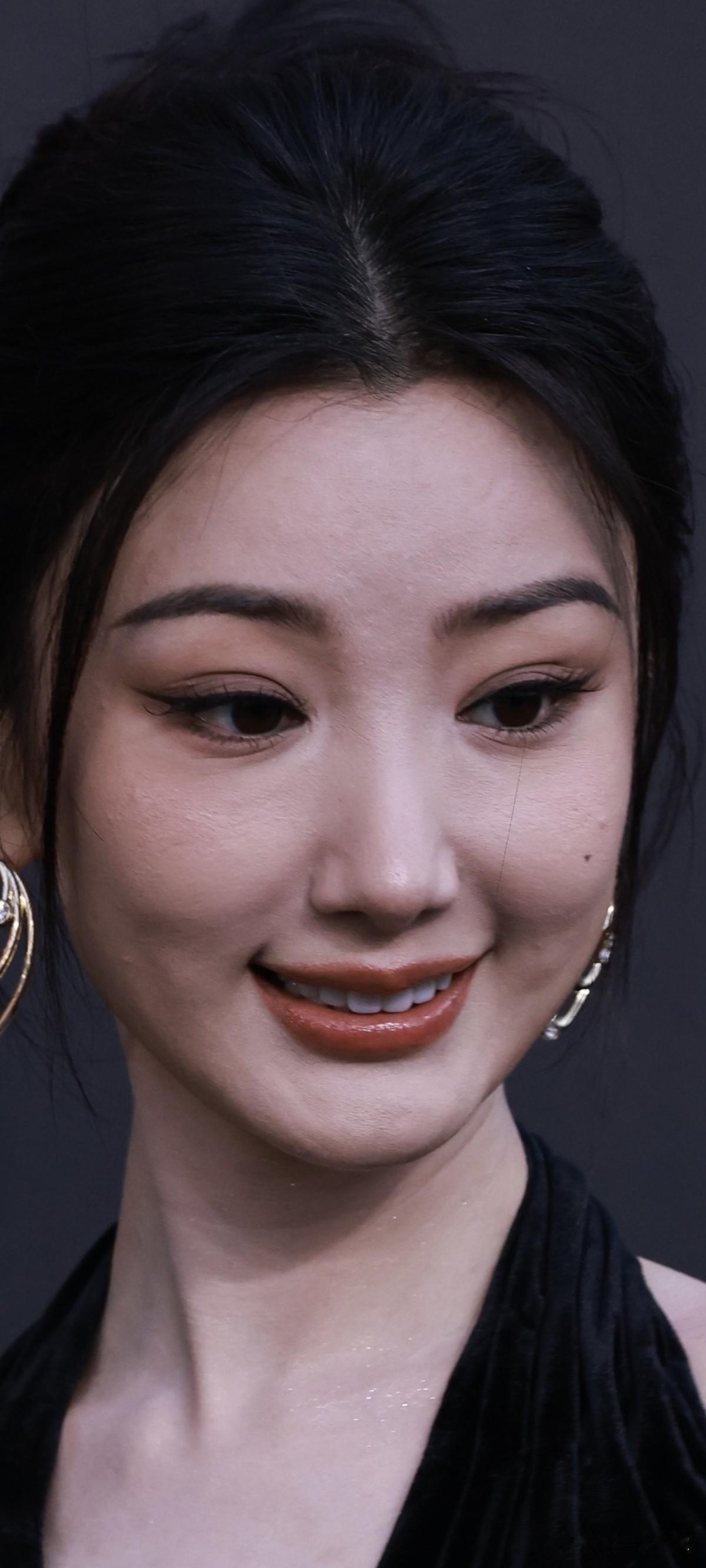 毛晓彤京东美妆至美奖！！！听说她两个男朋友谈了九年！！！哎！！