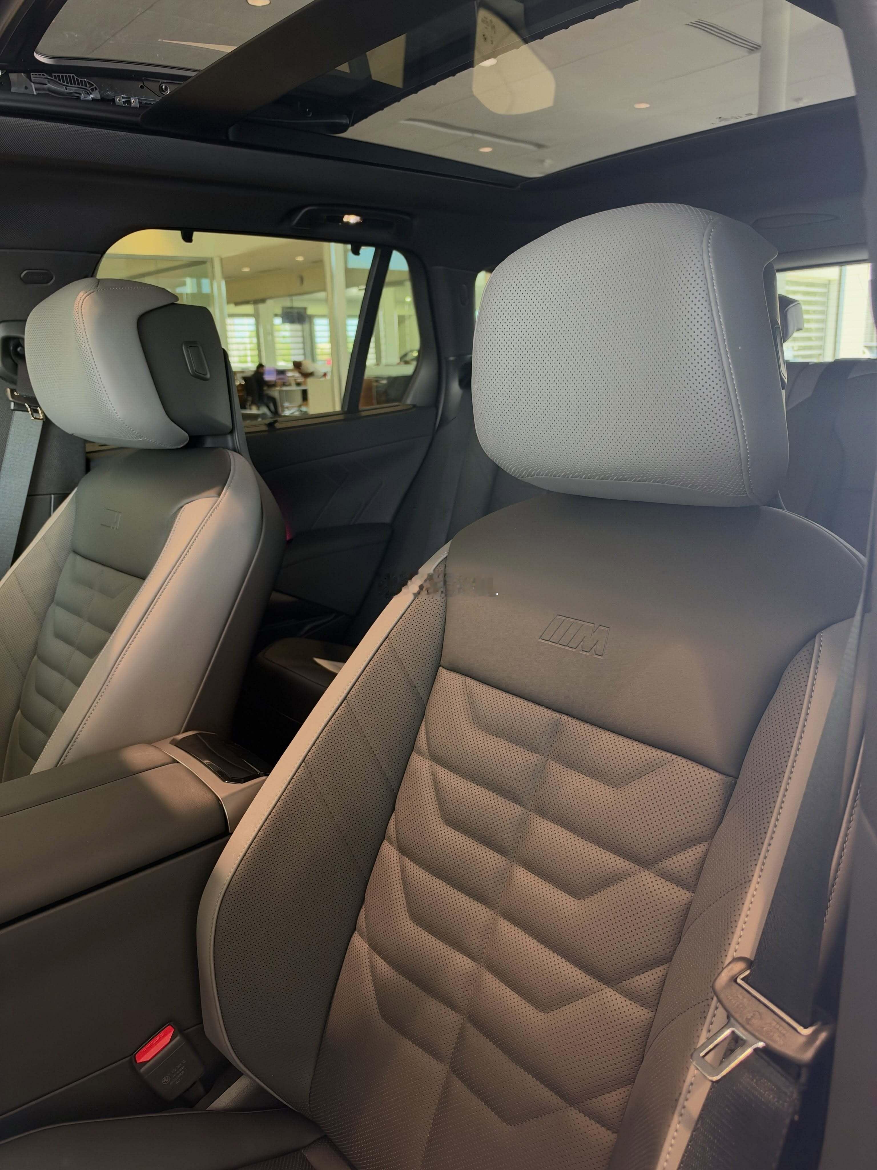 国产BMWX5，27年一季度见面宝马发布了第五代X5车型，其配置表简直令人瞠目结舌！这是有史以来首次