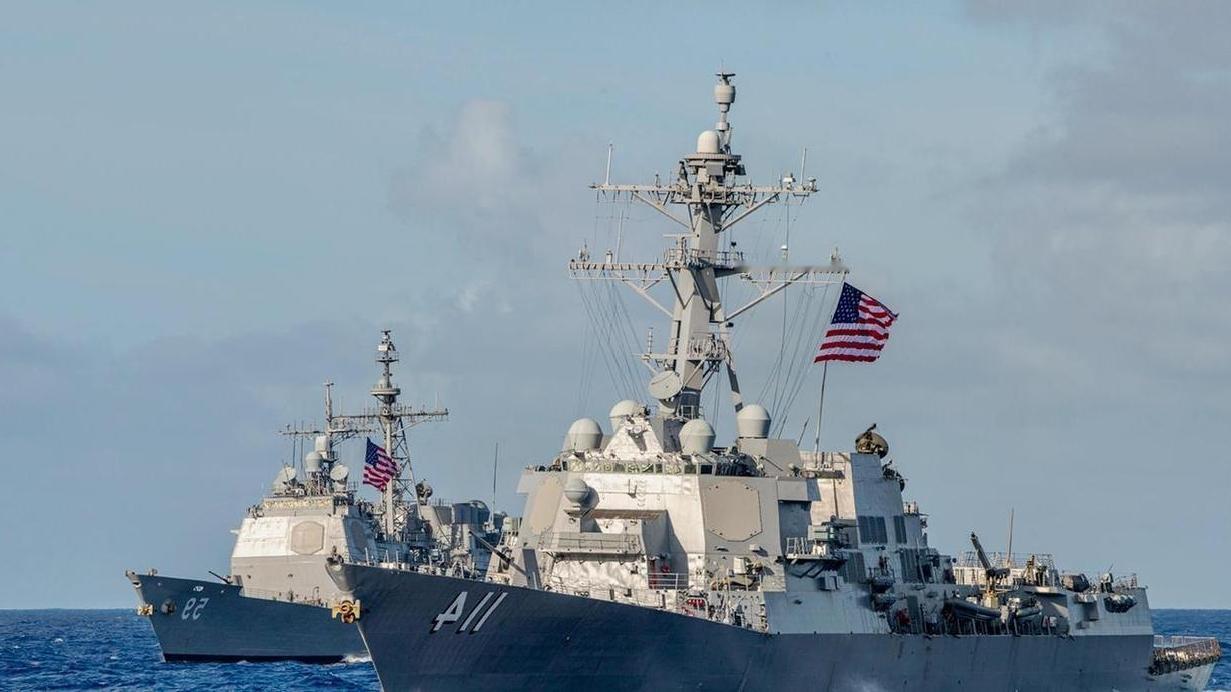 33艘快艇当着美军面夺船！伊朗这招“海上地道战”，让航母成了摆设？4月22日