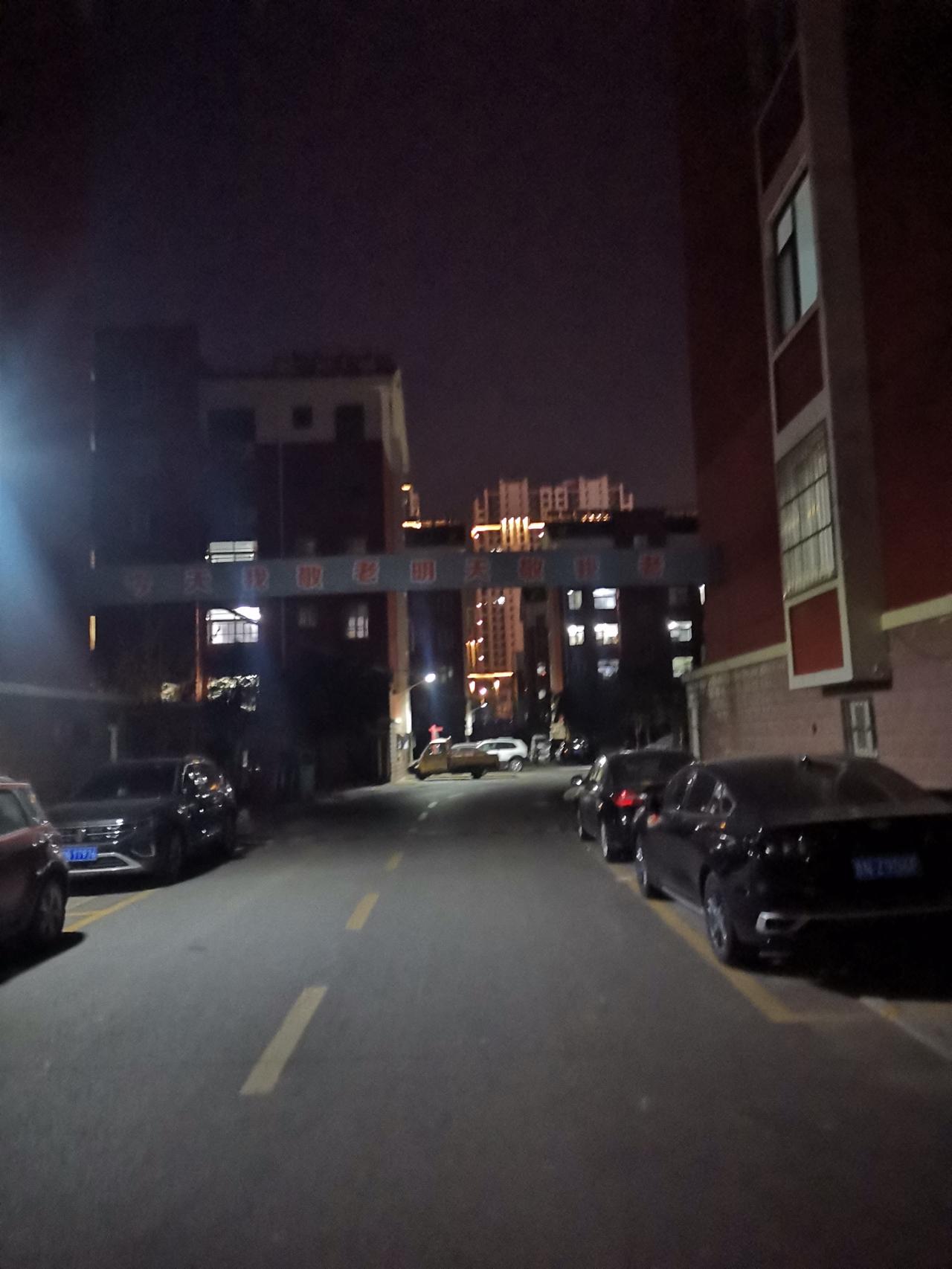 啥时候合村并镇能轮到咱们村呢？每次回老家村里，总能听到这样的感慨。二百