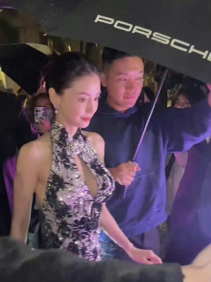 杨颖天呐，baby怎么突然这么大了​​​