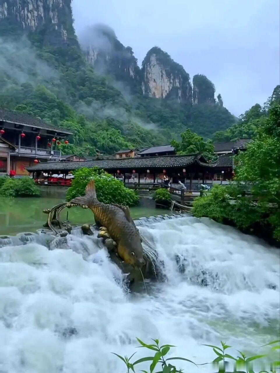 终于在湘西找到了没有商业化、没有人挤人的世外桃源！比起热闹喧嚣的凤凰古城，藏在大
