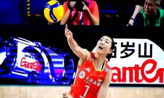 打两点副，袁心玥不比高意强吗？结束世界女排联赛回来后，中国女排便在漳州训练基