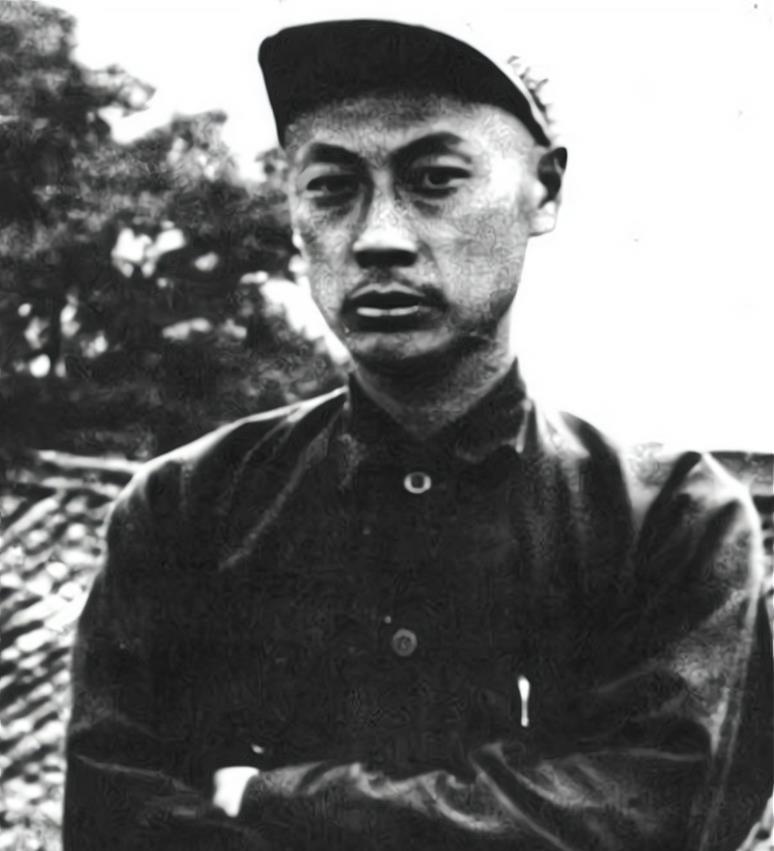 1929年，红4军前委书记陈老总抵达上海，向组织汇报工作。针对红4军的状况，他写