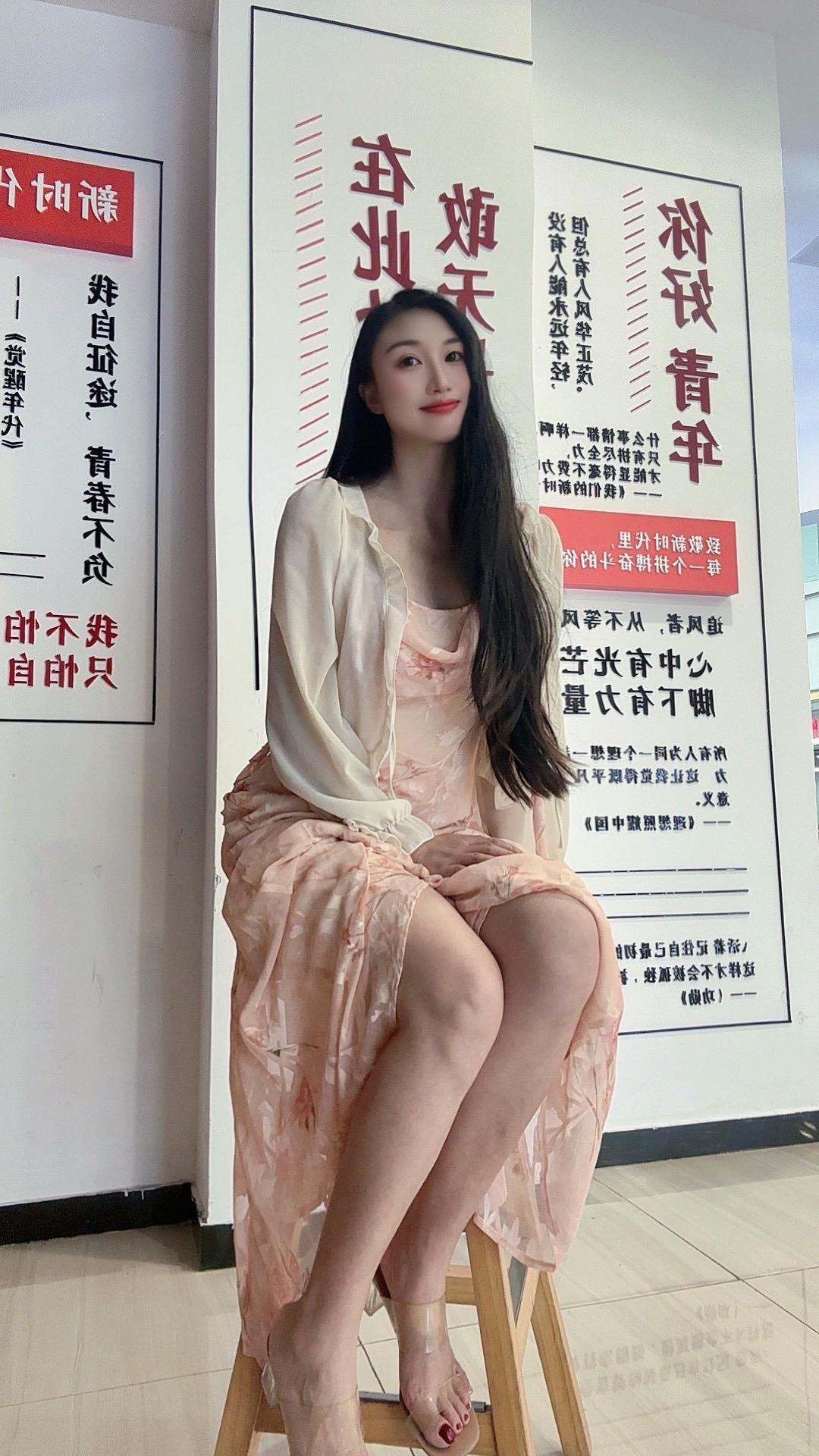 天天你的女人你的女人我告诉你什么叫你的女人吃你的喝你的花你的用你的靠