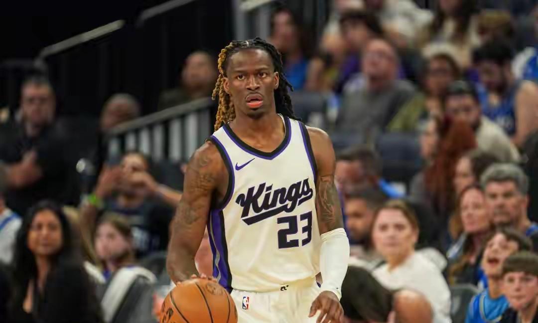 斯通如用泰特戴维森换来埃利斯就是神操作国王队超市开张，斯通如果送出泰特、戴维森