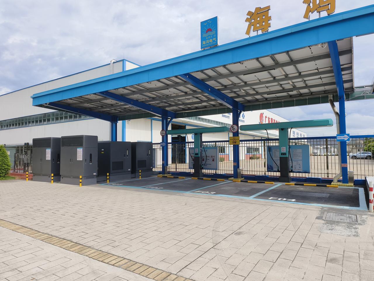 你想过没有，比亚迪建了这么多高速闪充站，但90%的电车开过去充电功率是吃不满的，