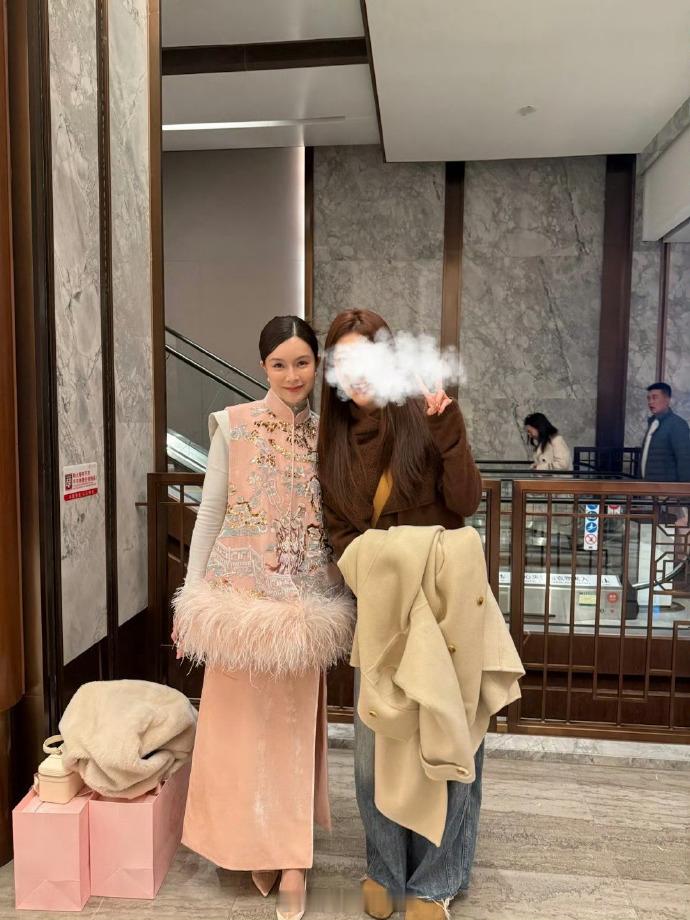 文咏珊产后首现身文咏珊产后首现身，好漂亮状态好好！