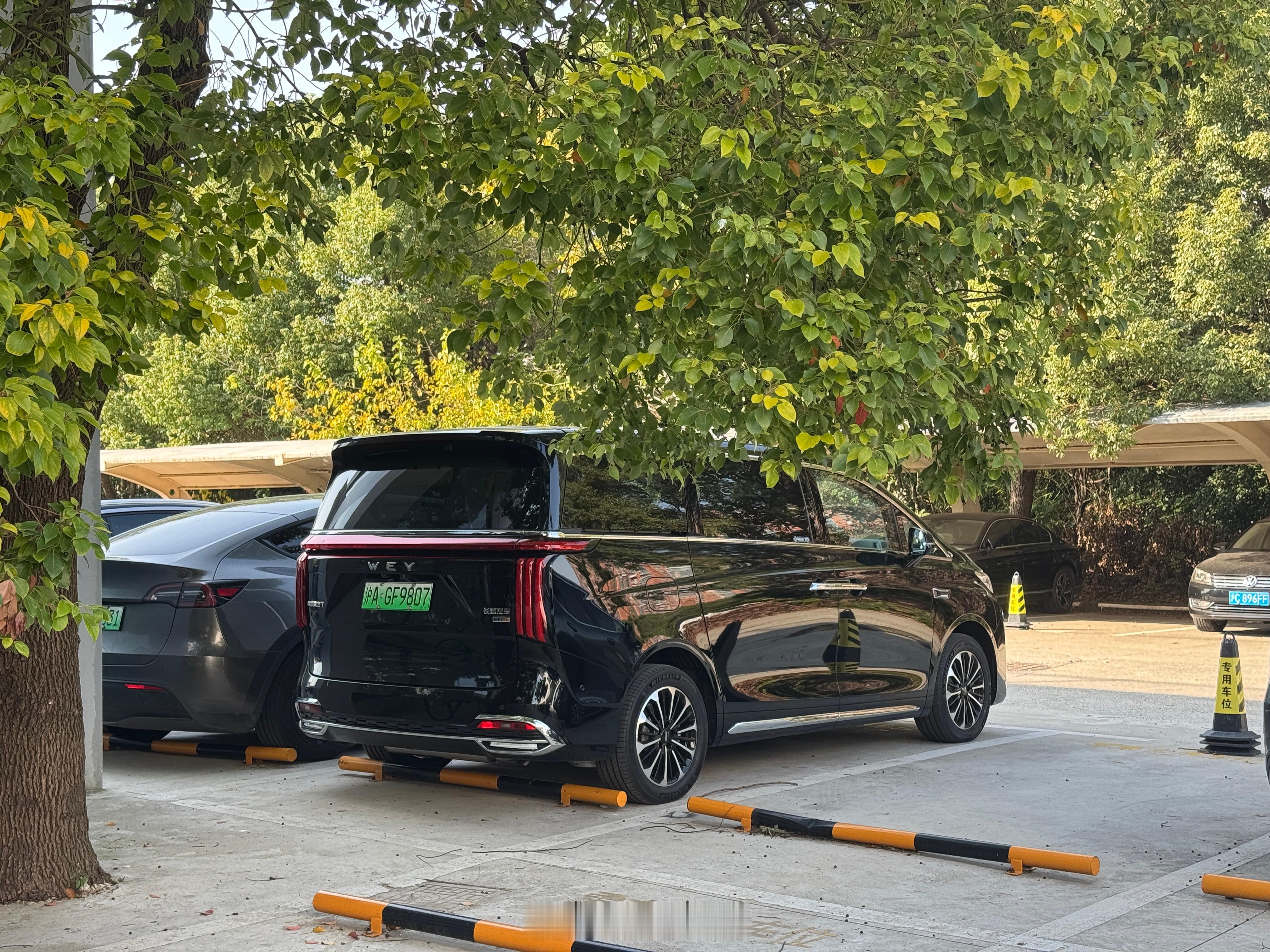 车长仅5050mm、车宽1960mm的七座MPV，高山7也符合我的“能装且灵活”