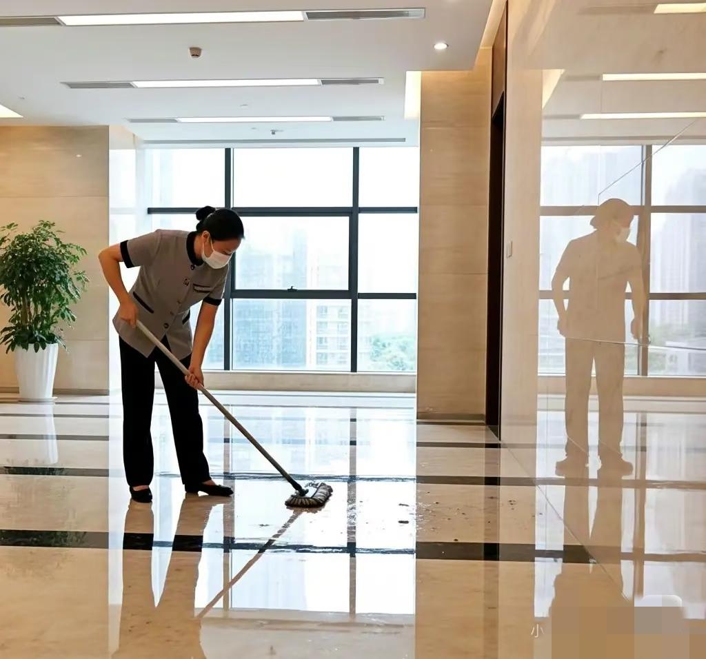 我婶才是真正的人间清醒，56岁活成了全家的主心骨！自己退休金2900，老伴