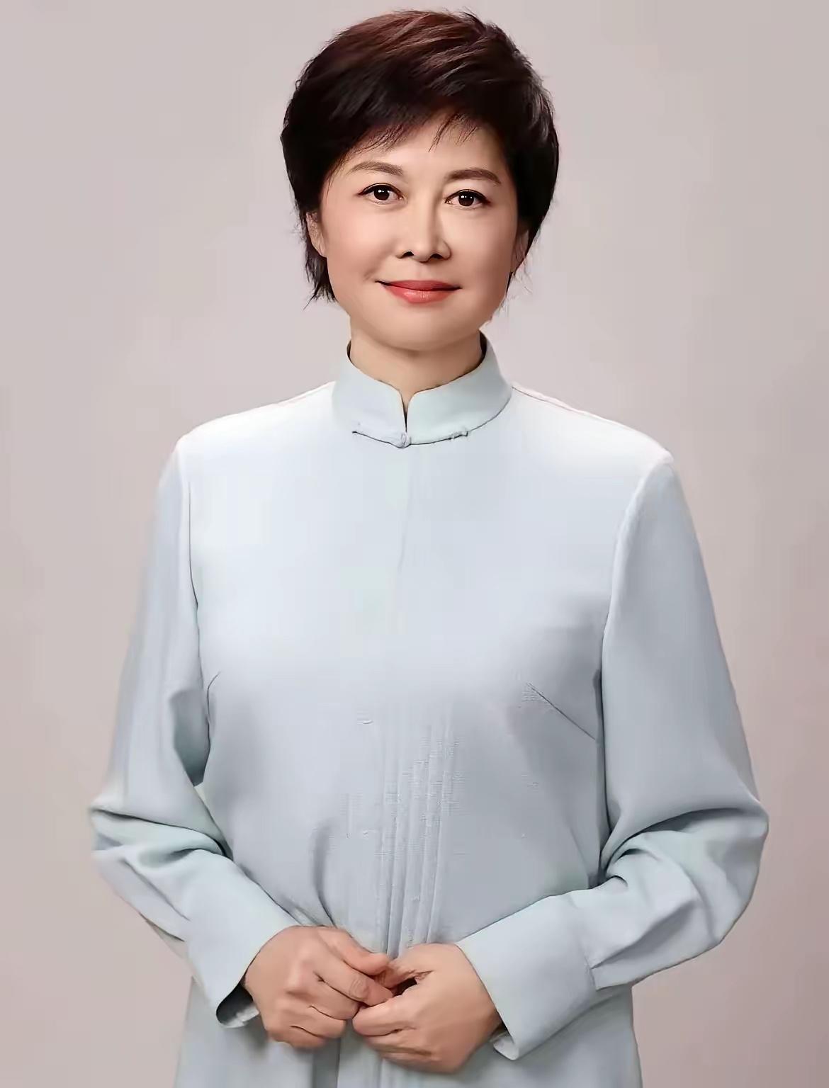 看了倪萍对敬一丹葬礼的续文才理解了什么叫身不由己和有情有义…倪萍自己说了，不