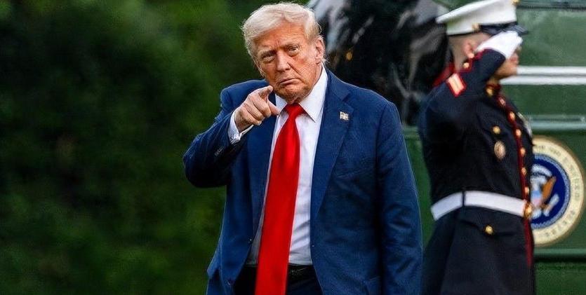 丹麦这招绝了。面对美国的步步紧逼，哥本哈根的回应让全世界目瞪口呆：你敢动手，我就