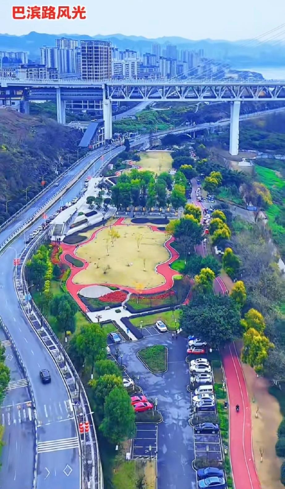 现在重庆房价为啥比成都低？政府宣传引导不够，房产中介刻意低房价成交获取交易费，轨