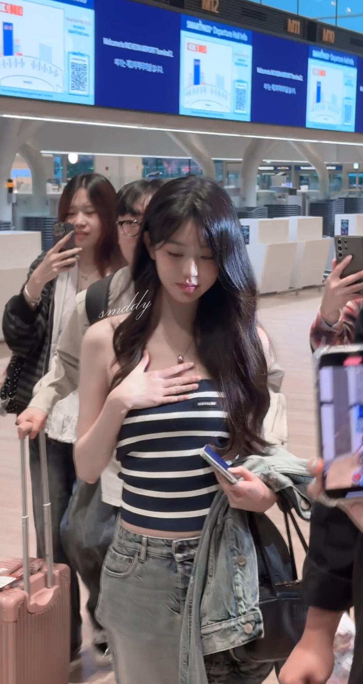 张元英意气风发的21岁