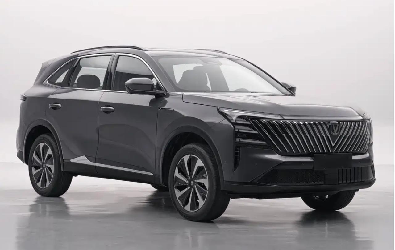 近日，懂车之道获悉，我们从工信部获得一组长安CS75PLUSHEV的申报图，