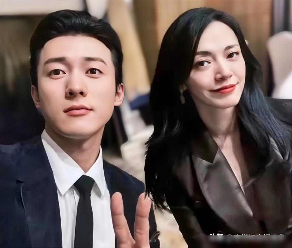 姚晨和曹郁刚官宣离婚。早在2021年左右就办完手续，怕影响俩孩子，瞒到现在