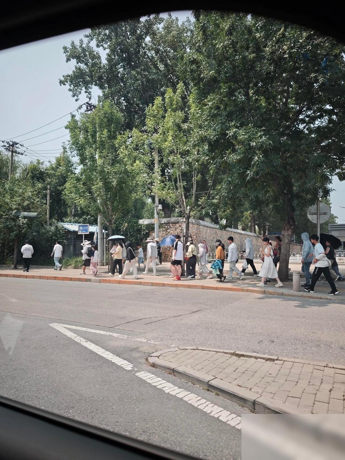 全中国，在旅游方面最不担心没有游客的，大概就是北京了：2025年接待游客3.9亿