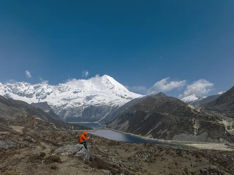 2月22日，一女生在西藏山南市库拉岗日徒步时失联，这事儿可引起了不少关注。好在2