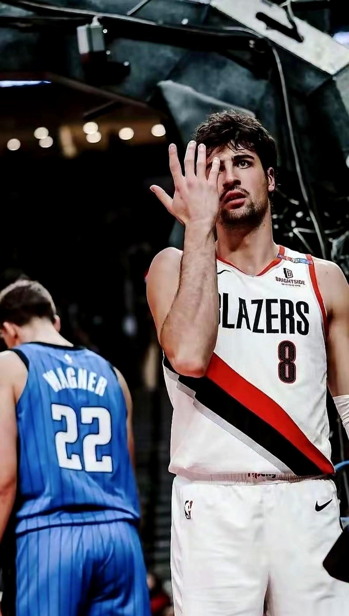 开拓者的阿夫迪亚，全明星票数涨得也太邪乎了！第一轮才60万票，第二轮直接飙到12