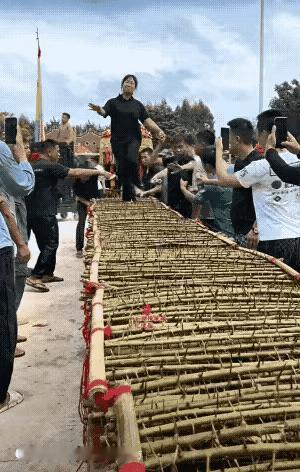 她是怎么做到的？