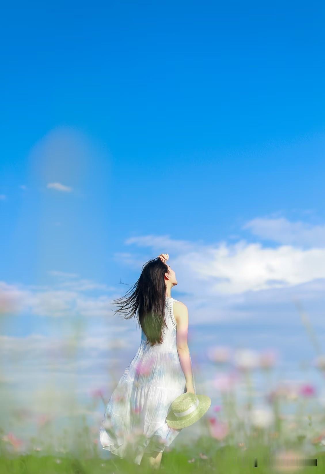 近日，广州某自媒体公司一位25岁的女员工很是纠结，爱情的纠结。她的研究生男友
