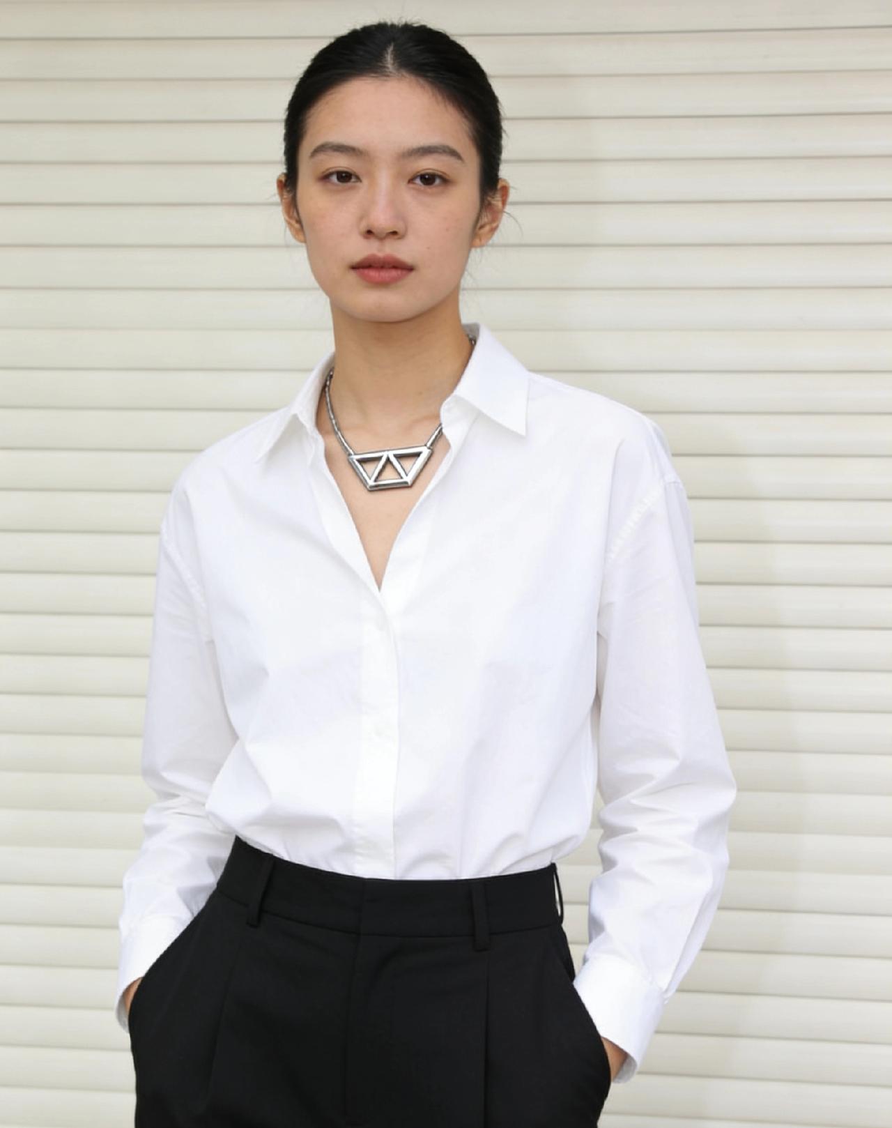 是什么样的呢?有个性又高级的穿搭，从来不是标新立异真正好看又有辨识度的穿